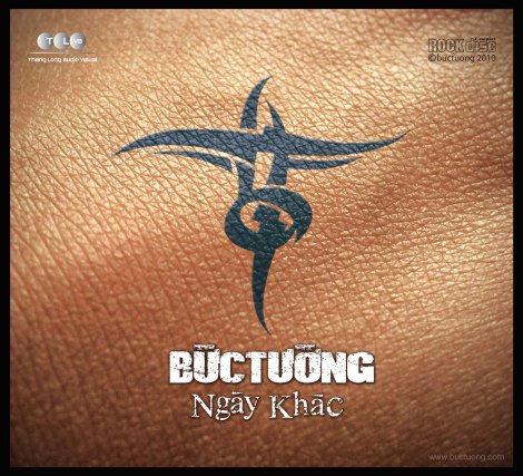 Buc-Tuong-Ngay-Khac-2010
